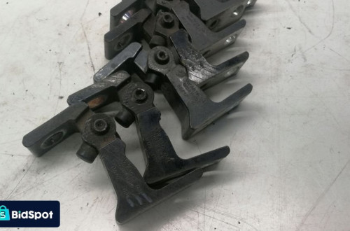 ZAWIAS DRZWI PRAWY AUDI A4 B8 A5 8T Q5 8K0831402E