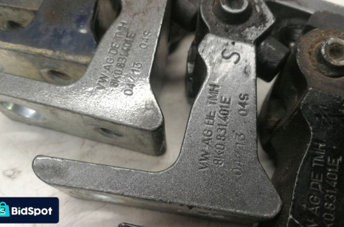 ZAWIAS DRZWI LEWY AUDI A4 B8 A5 8T Q5 8K0831401E