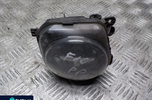 BMW SERIA 5 F10 HALOGEN LAMPA PRZECIWMGIELNA LED PRAWA 7311294