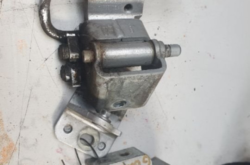 audi a6 c6 zawias drzwi lewy tyl tylny górny dolny 8e0833411