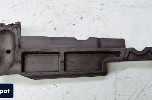 WYGŁUSZENIE BŁOTNIKA PRAWE AUDI A3 8P 8P0823722C