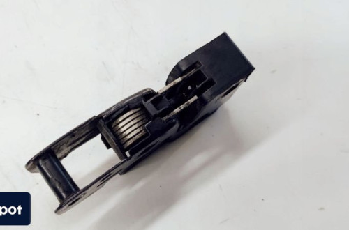 ZAMEK MASKI RYGIEL AUDI A4 B8 A5 8T 8T0823509