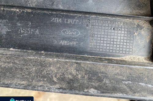 ford transit connect listwa tablicy rejestracyjnej  2T1413N775AG