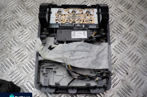 OPEL ASTRA J LAMPKA PODSUFITKI 13309524