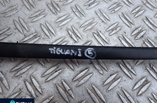 VW TIGUAN 5N2 LISTWA SZYBY CZOŁOWEJ 5N0854328 RADOM