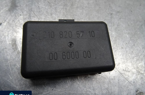 MERCEDES W208 CLK 97-99 CZUJNIK SENSOR DESZCZU 2108205710