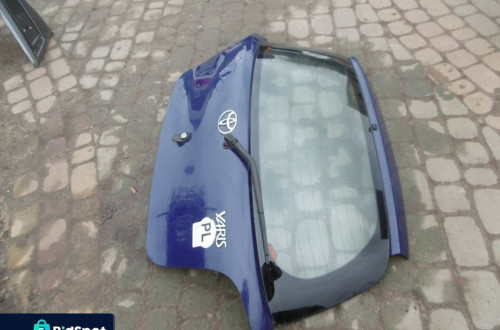 Klapa TOYOTA YARIS I