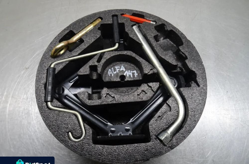 ALFA ROMEO 147 HB 3D 00-04 WKŁAD KOŁA ZAPASOWEGO PODNOŚNIK 46542743