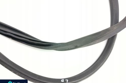 USZCZELKA DRZWI LEWY PRZÓD BMW 2 F44 GRAN COUPE 7483095