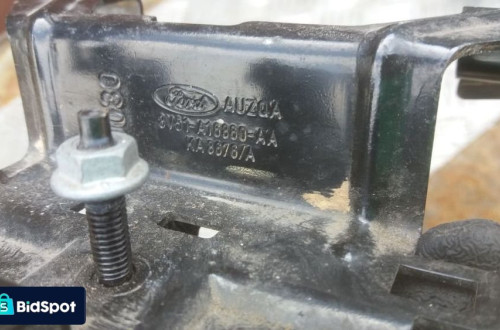 ford fiesta wspornik zamka maski przod 8v51-a16860-aa