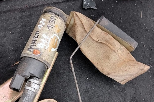 mazda 121 1.3b pompka pompa paliwa b3c7