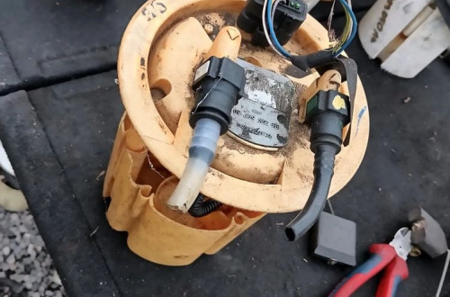 peugeot 307 citroen 1.6hdi 1.4 pompka pompa paliwa plywak 9632759780