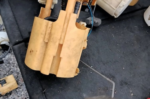 peugeot 307 citroen 1.6hdi 1.4 pompka pompa paliwa plywak 9632759780