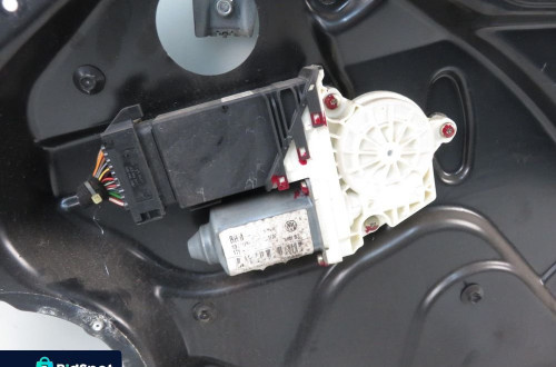 PODNOŚNIK SZYBY PRAWY PRZEDNI SEAT TOLEDO II 1M0837756 1M1837730B