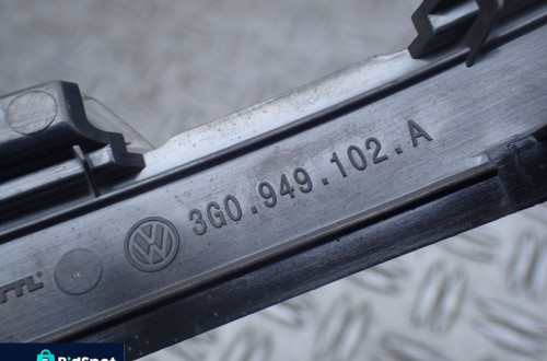 VW PASSAT B8 KIERUNKOWSKAZ PRAWY 3G0949102A RADOM