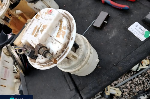 peugeot 307 1.6b pompka pompa paliwa plywak