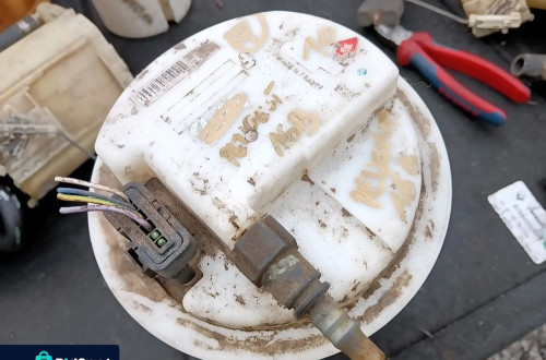 peugeot 307 1.6b pompka pompa paliwa plywak