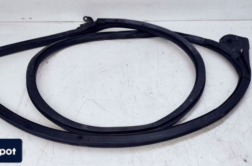 USZCZELKA DRZWI PRAWY PRZÓD AUDI A5 8T 8T8831708