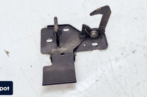 ZAMEK MASKI RYGIEL AUDI Q7 4L0 4L0823480