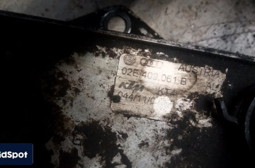 vw passat b6 2.0tdi chlodnicza oleju 02e409061b