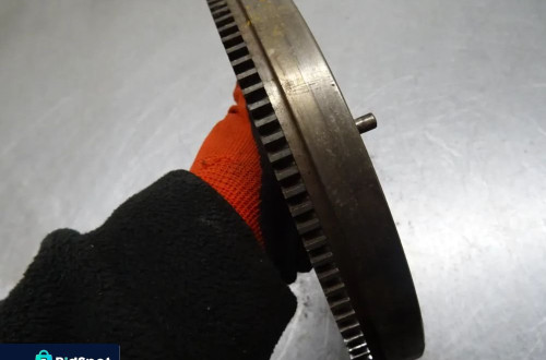 SEAT IBIZA II LIFT 96-02 KOŁO ZAMACHOWE 032105271