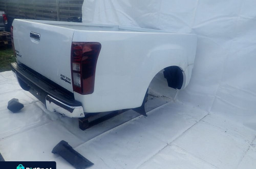 ISUZU D-MAX II 11- PAKA ZABUDOWA KOMPLETNA
