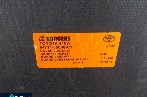 TOYOTA AVENSIS T29 SEDAN PODŁOGA WYKŁADZINA BAGAŻNIKA