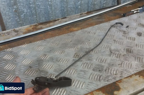 bmw f11 f10 rygiel maski przod 7183765