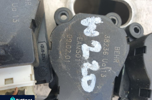 mercedes w220 silniczek nagrzewnicy 38236ua13