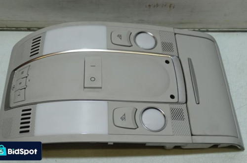 LAMPKA OŚWIETLENIA KABINY AUDI A6 C6 3.0TDI 4F0947135BN