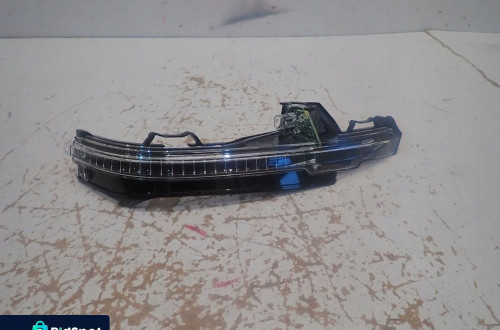 Kierunkowskaz lusterka prawy AUDI Q7 15 4M0949102A