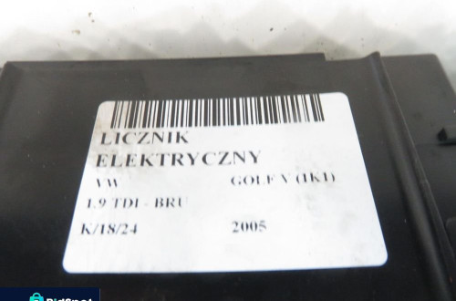 LICZNIK VW GOLF V 1.9 TDI 1K0920852B