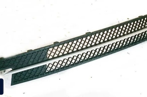 BMW 1 E87 06r KRATKA ZDERZAKA ŚRODKOWA PRZÓD 7182367