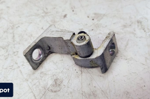 ZAWIAS DRZWI LEWY AUDI A1 8X Q3 8U 8X0831403B