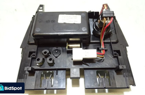 POPIELNICZKA MERCEDES-BENZ W204 C 200 CDI A2046801350