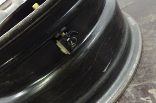 FELGI STALOWE STALÓWKI STRUKTURALNE OPEL 5X105 R16 CZUJNIKI