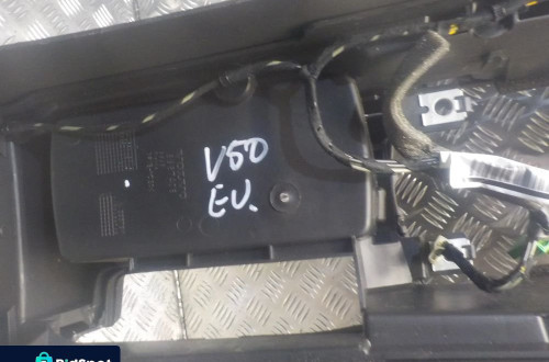 VOLVO V50 TUNEL ŚRODKOWY EUROPA