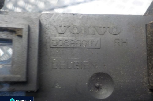 VOLVO V50 ŚLIZG ZDERZAKA PRAWY TYŁ 30698697