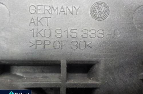 VW TOURAN 2.0 FSI PODSTAWA AKUMULATORA 1K0915333B