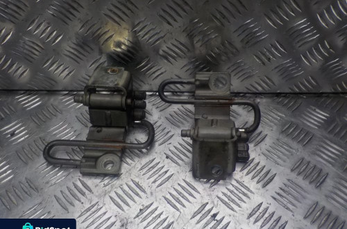VW TOURAN ZAWIAS DRZWI PRAWY PRZÓD