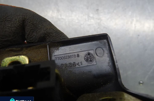 RENAULT LAGUNA I LIFT 1.8 ZAMEK KLAPY BAGAŻNIKA 7700823676D