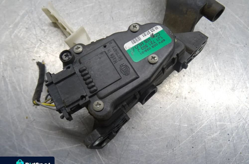 VW GOLF IV HB 3D 97-06 1.4B PEDAŁ POTENCJOMETR GAZU 1J1721503J