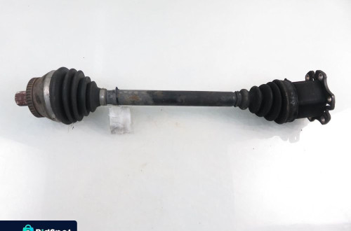 PÓŁOŚ LEWA PRZEDNIA AUDI A4 B6 1.9 TDI 8E0407272S