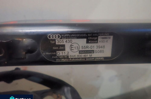 Hak AUDI A4 B9 2015- 8W0800491M
