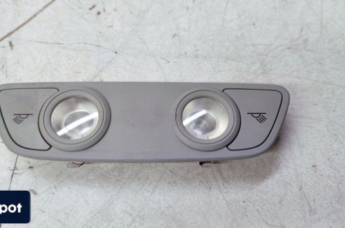 LAMPKA PODŚWIETLENIE KABINY AUDI A4 B9 4M0947111