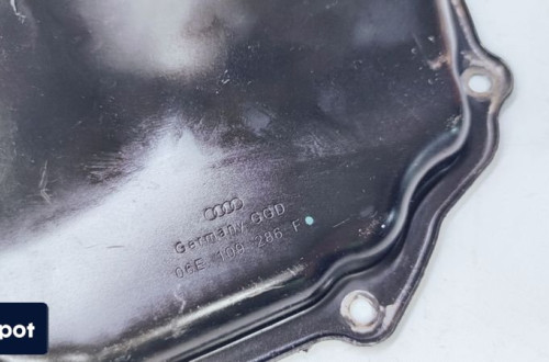 OBUDOWA ROZRZĄDU PRAWA AUDI A4 A6 3.2 06E109286F