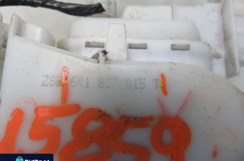 ZAMEK LEWY PRZEDNI VW POLO III FL 6N 6K1837015T