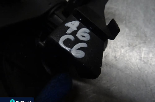AUDI A6 C6 KOMBI 04-07 3.0TDI LINKA CIĘGNO RĄCZKI MASKI  4F1823633B