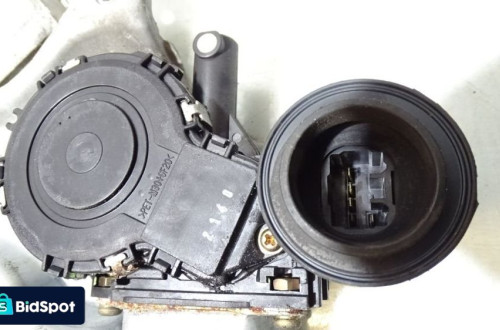 PODNOŚNIK SZYB PRAWY PRZÓD TOYOTA COROLLA VERSO 2.0D4D 85710-13030