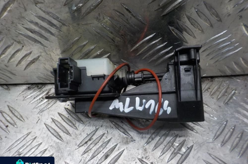 MERCEDES W164 SILNICZEK KLAPKI WLEWU PALIWA